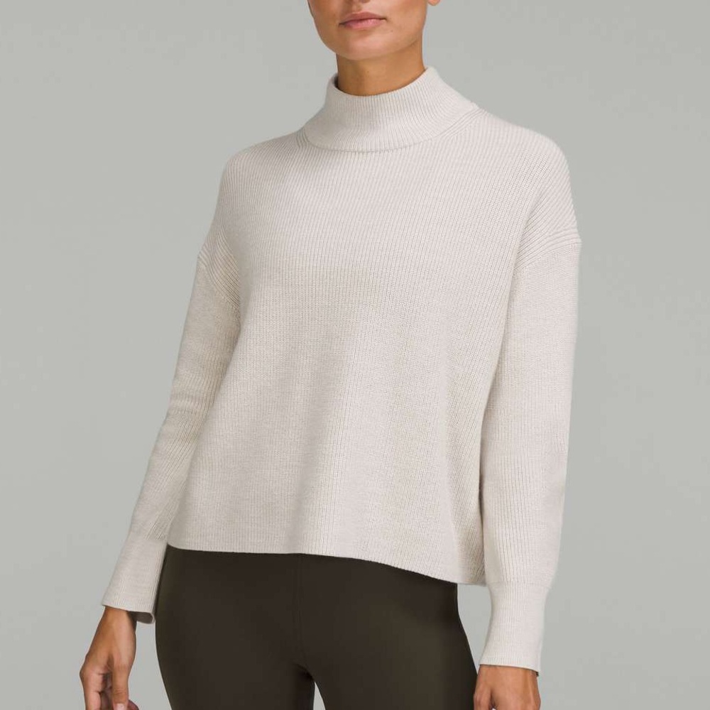 lululemon Merino Wool-Blend Ribbed Turtleneck Sweater (Light Heathered Ivory)